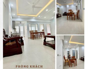 Khu vực bếp và phòng khách