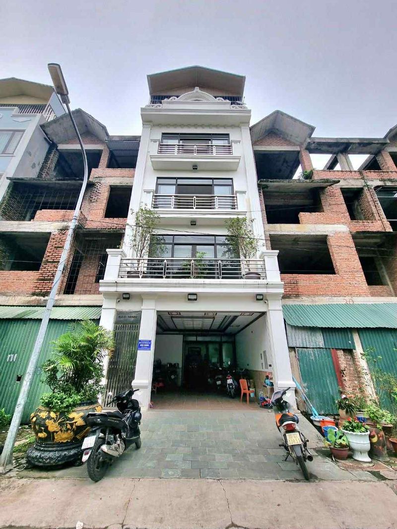 Thiết kế mặt tiền và cảnh quan đường nội bộ