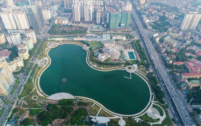 Cảnh quan và đường dạo trong công viên