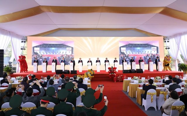 Nhà mẫu cao cấp