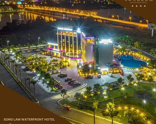 Khách sạn ven sông — góc nhìn