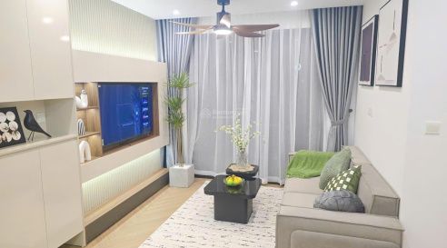 Không gian bếp và phòng khách