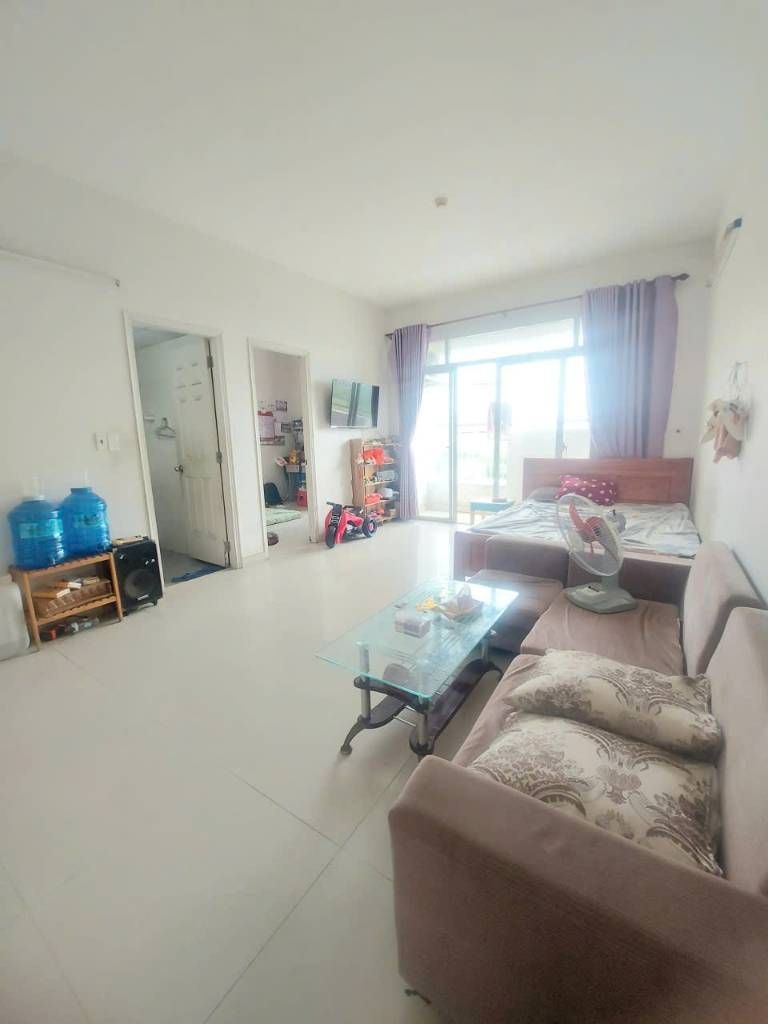 Không gian phòng khách và bếp - ví dụ bố trí