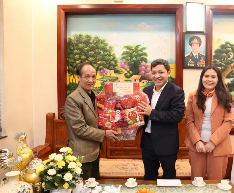 Tài liệu và dịch vụ tặng cho