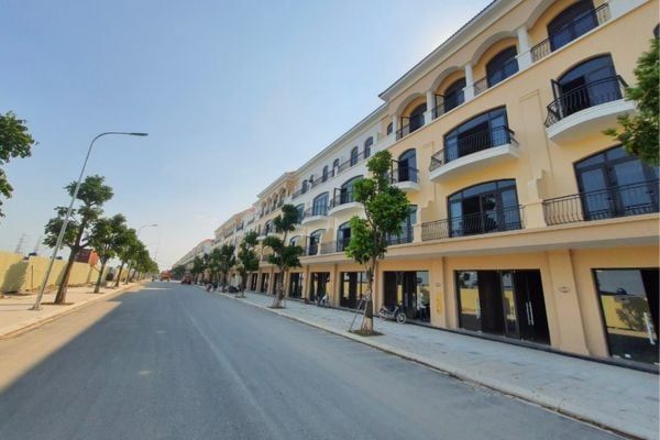 Toàn cảnh The Empire