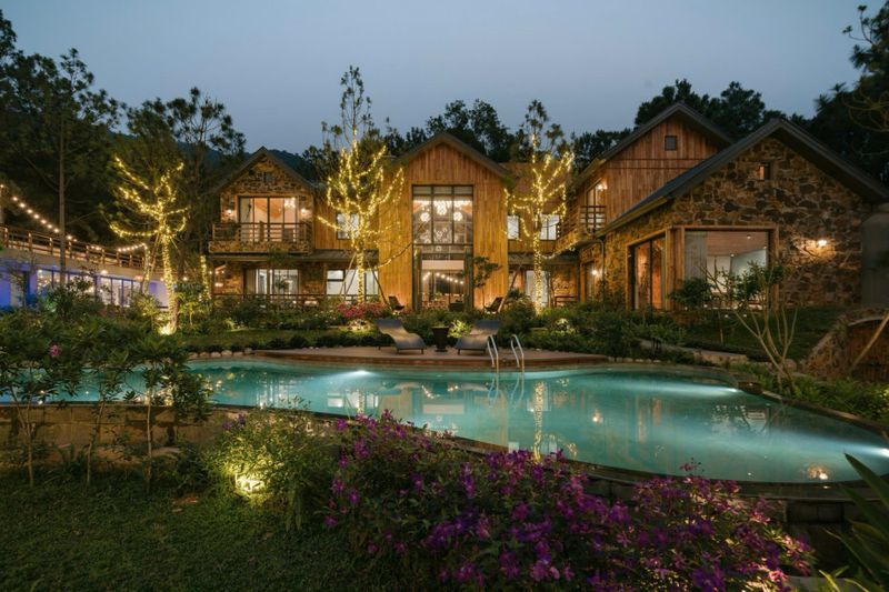 Thiết kế sân vườn và hồ cá