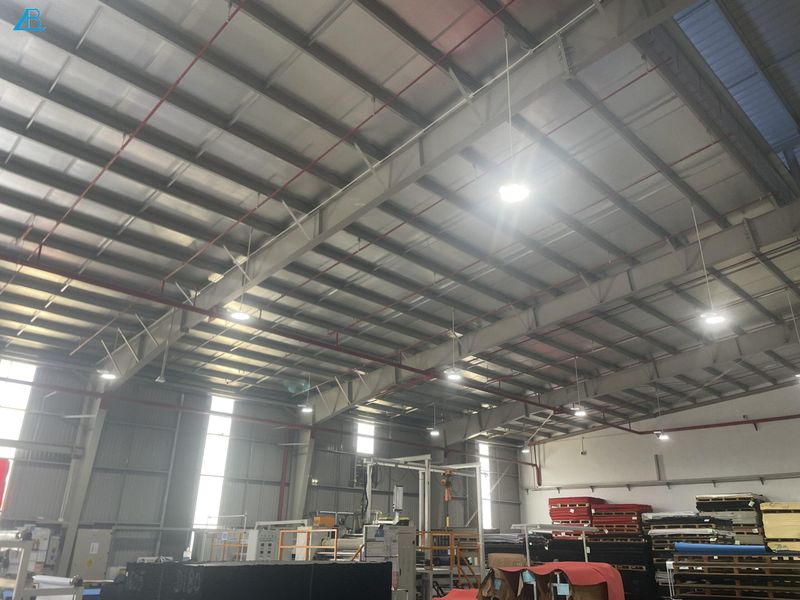 Nhà xưởng ở ngoại thất