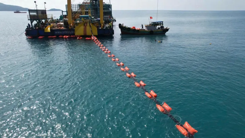 Thiết bị và phụ kiện cáp ngầm