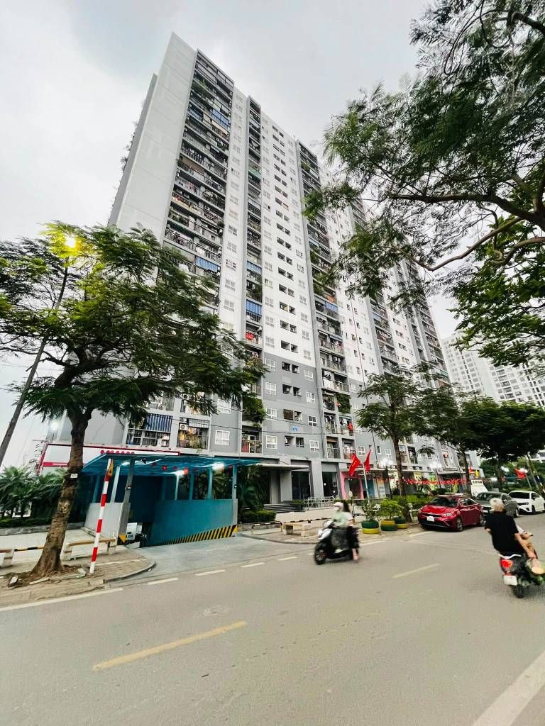 Hạ tầng và thực tế