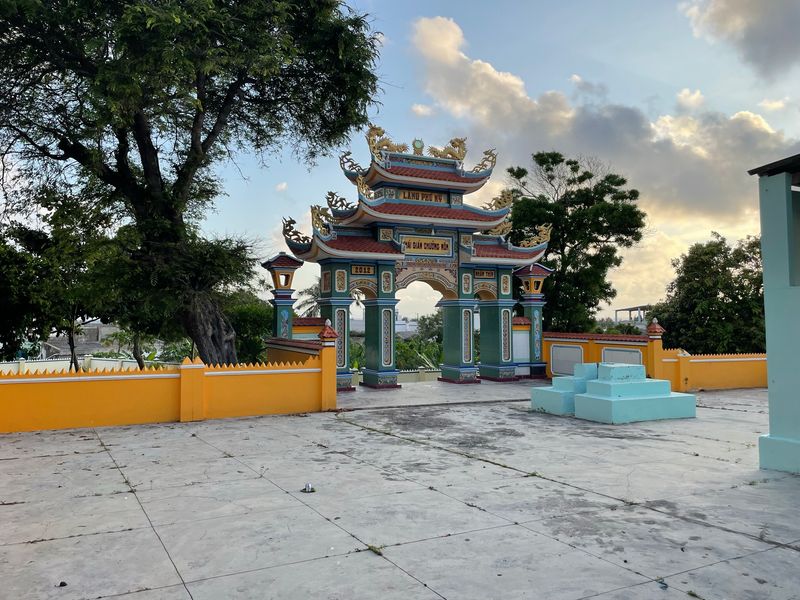 Cổng làng