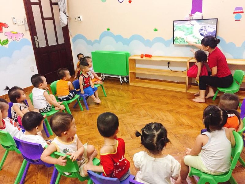 Hoạt động giáo dục và cơ sở vật chất